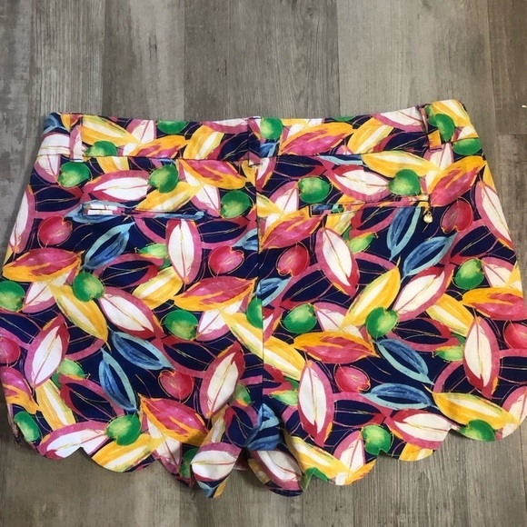 Crown and Ivy size 16 floral shorts - Picture 1 of 14